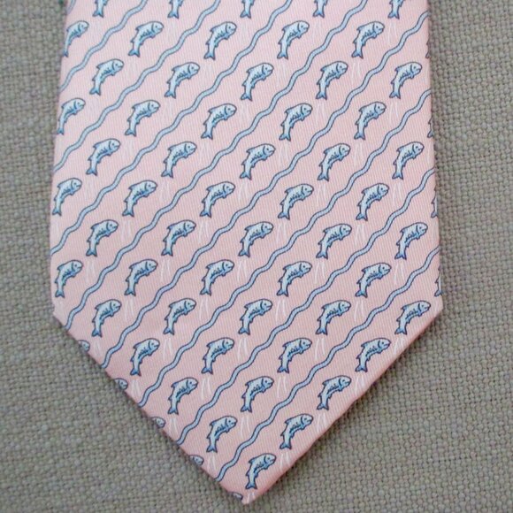 100% REAL HERMES TIE ~ PINK w WHIMSICAL SALMON FISH SWIMMING UPSTREAM WAVES XL - Picture 3 of 4